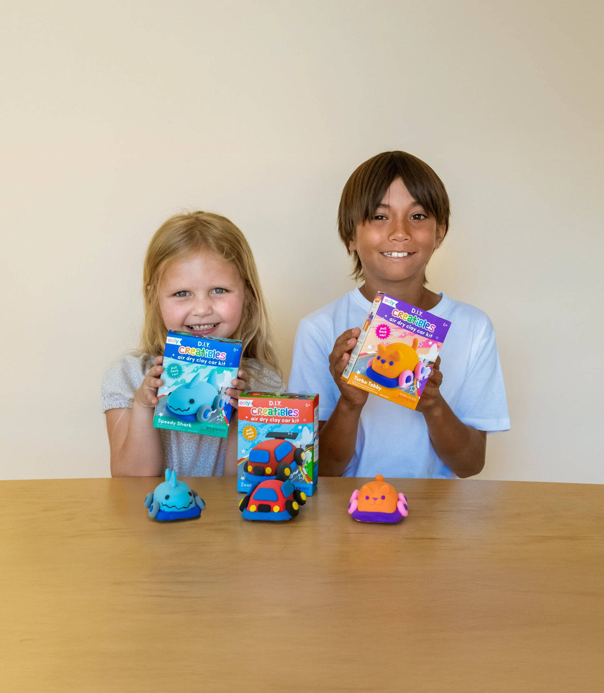 OOLY Creatibles Mini Air Dry Clay Car Kit in Zoomie Racecar, air dry clay pull-back racecar kit – image 4 of 7