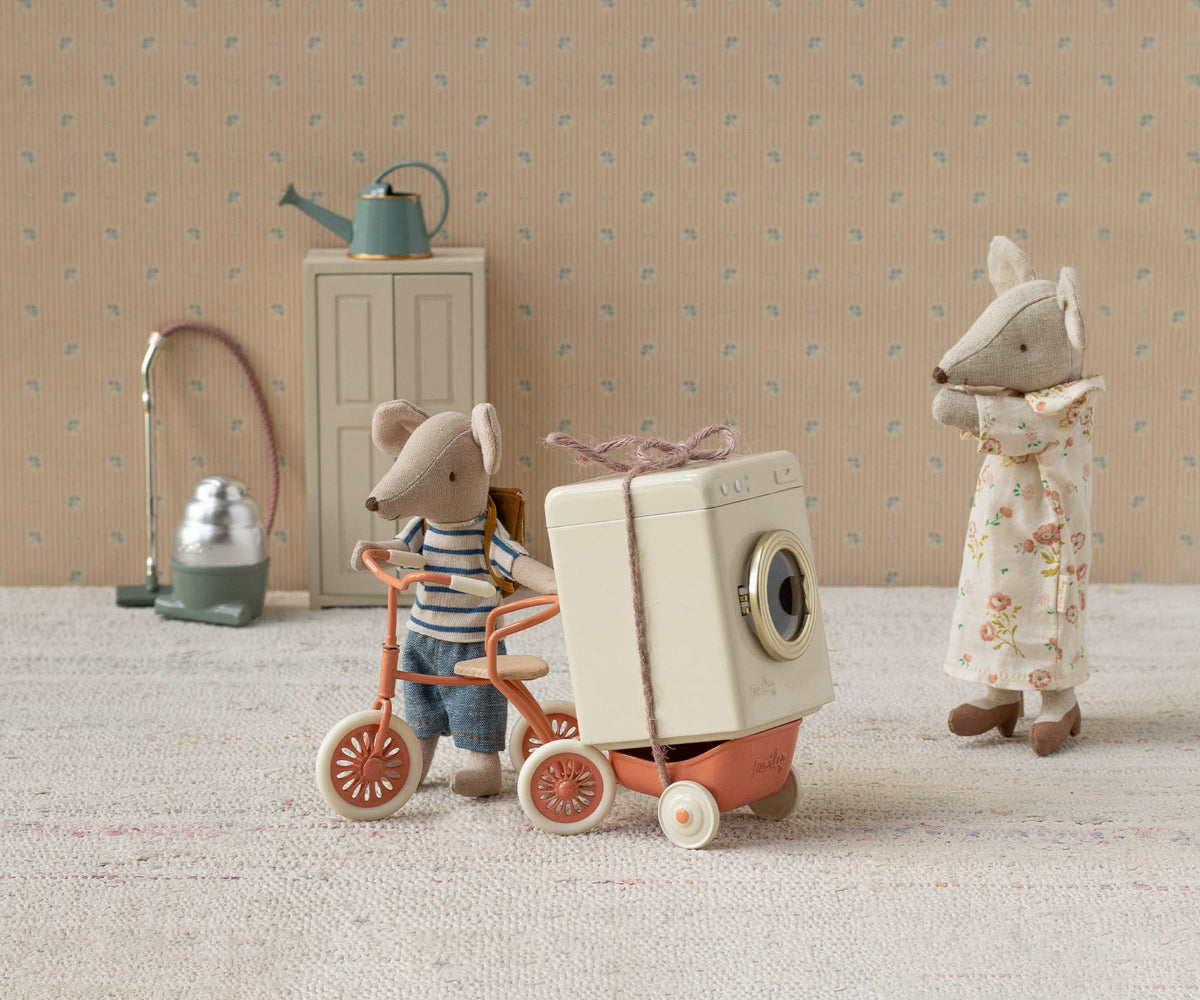 Tricycle Mouse, Big Brother - Blue detail