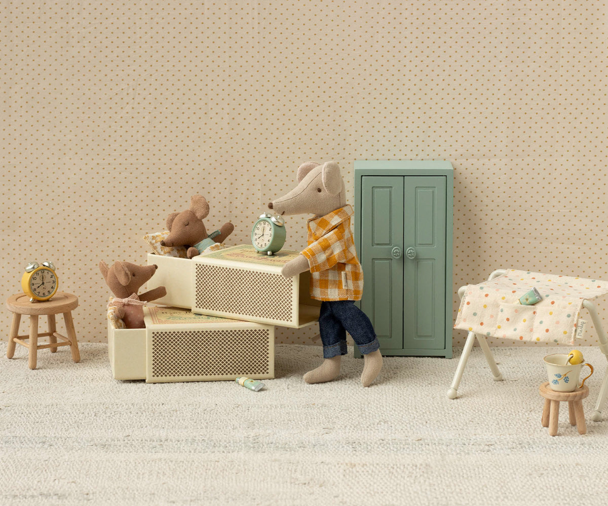 Sleepy wakey baby mouse in matchbox - Rose in box