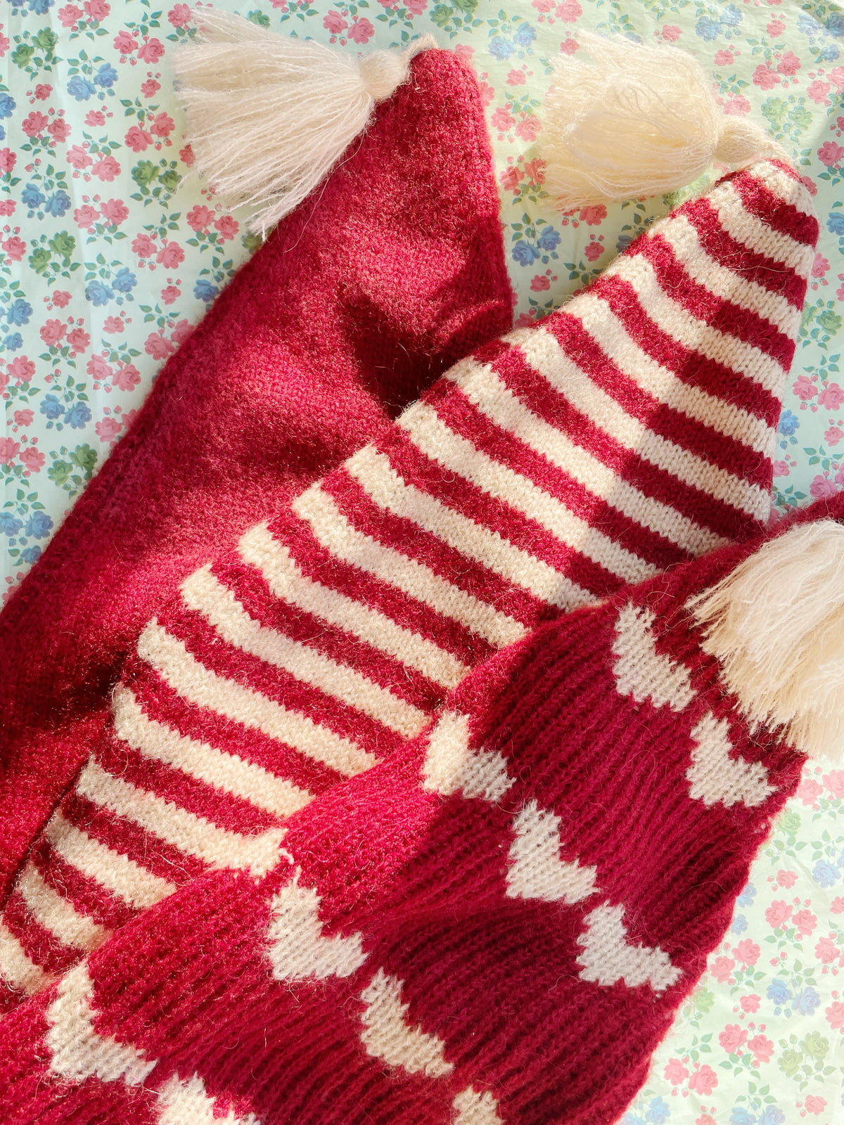 Konges Sløjd Laula Christmas Hat in Heart, flat lay