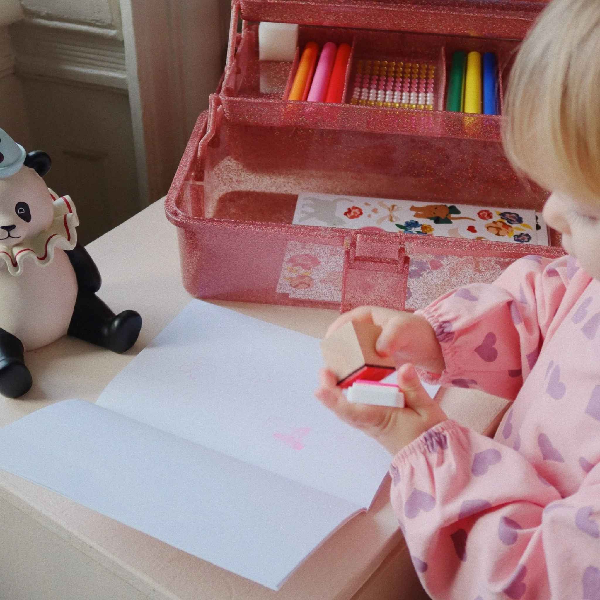 Konges Sløjd Creative Art Caddy – Glitter Rose Kids Art Kit