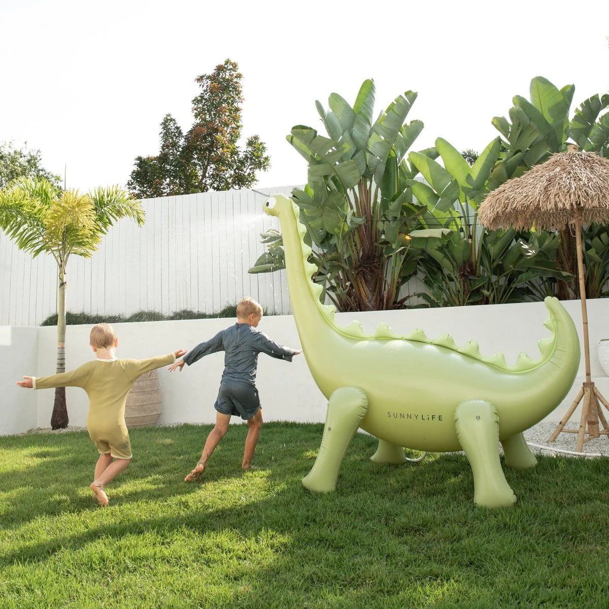 INFLATABLE GIANT SPRINKLER - GREEN