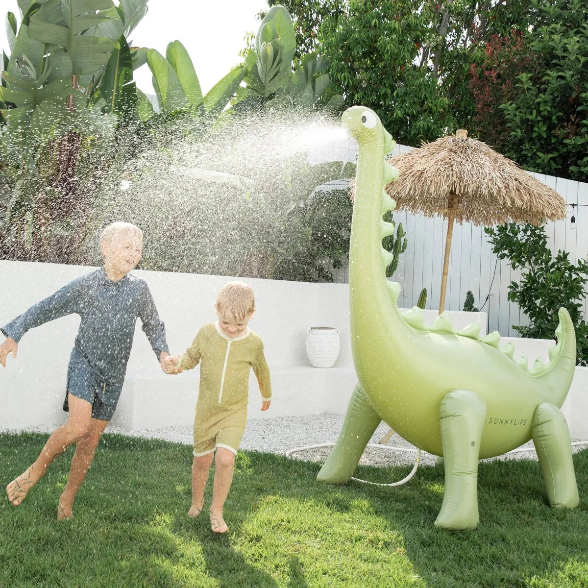 INFLATABLE GIANT SPRINKLER - GREEN