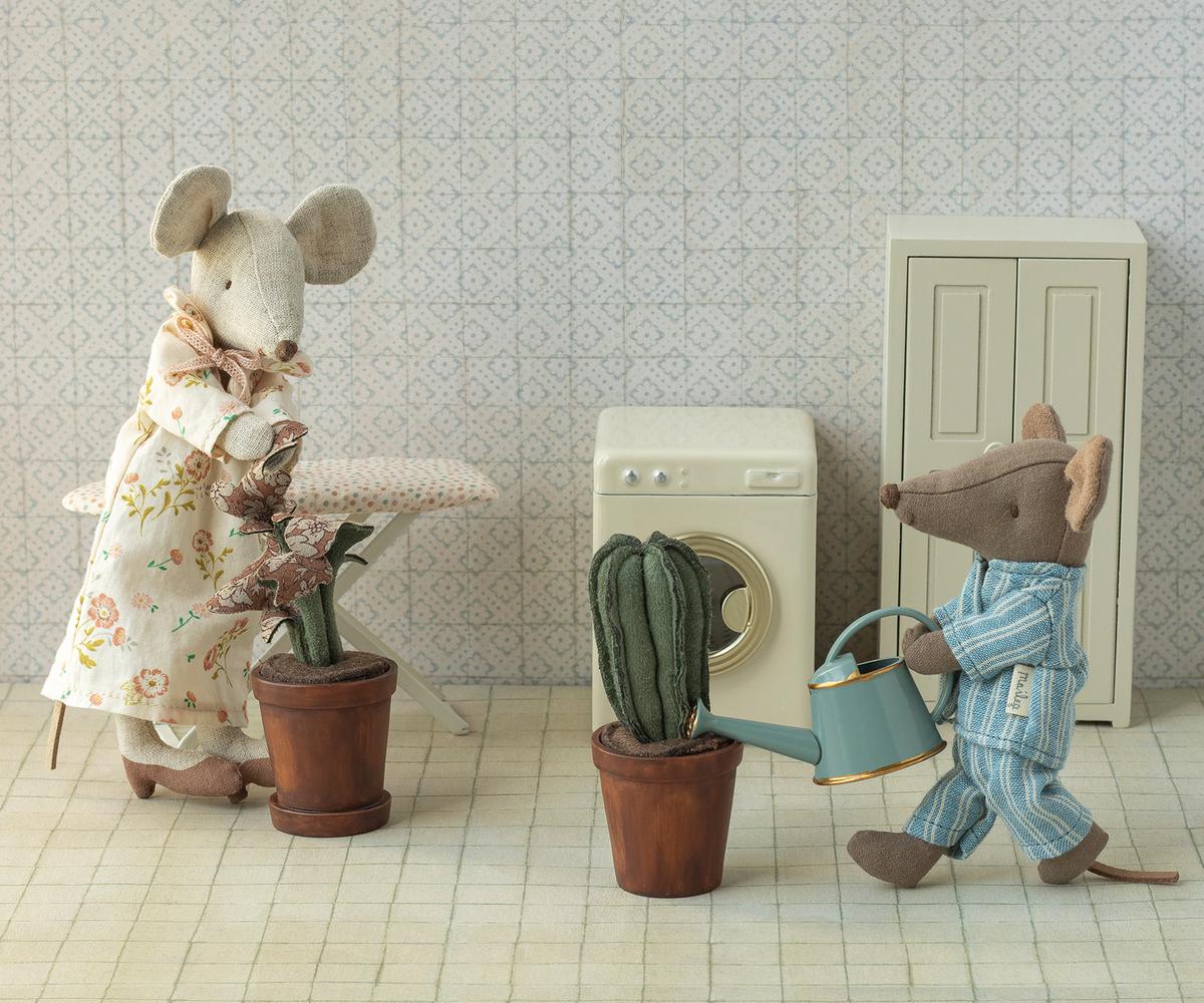 Iron and Ironing Board Mouse – Maileg (Pre-Order)