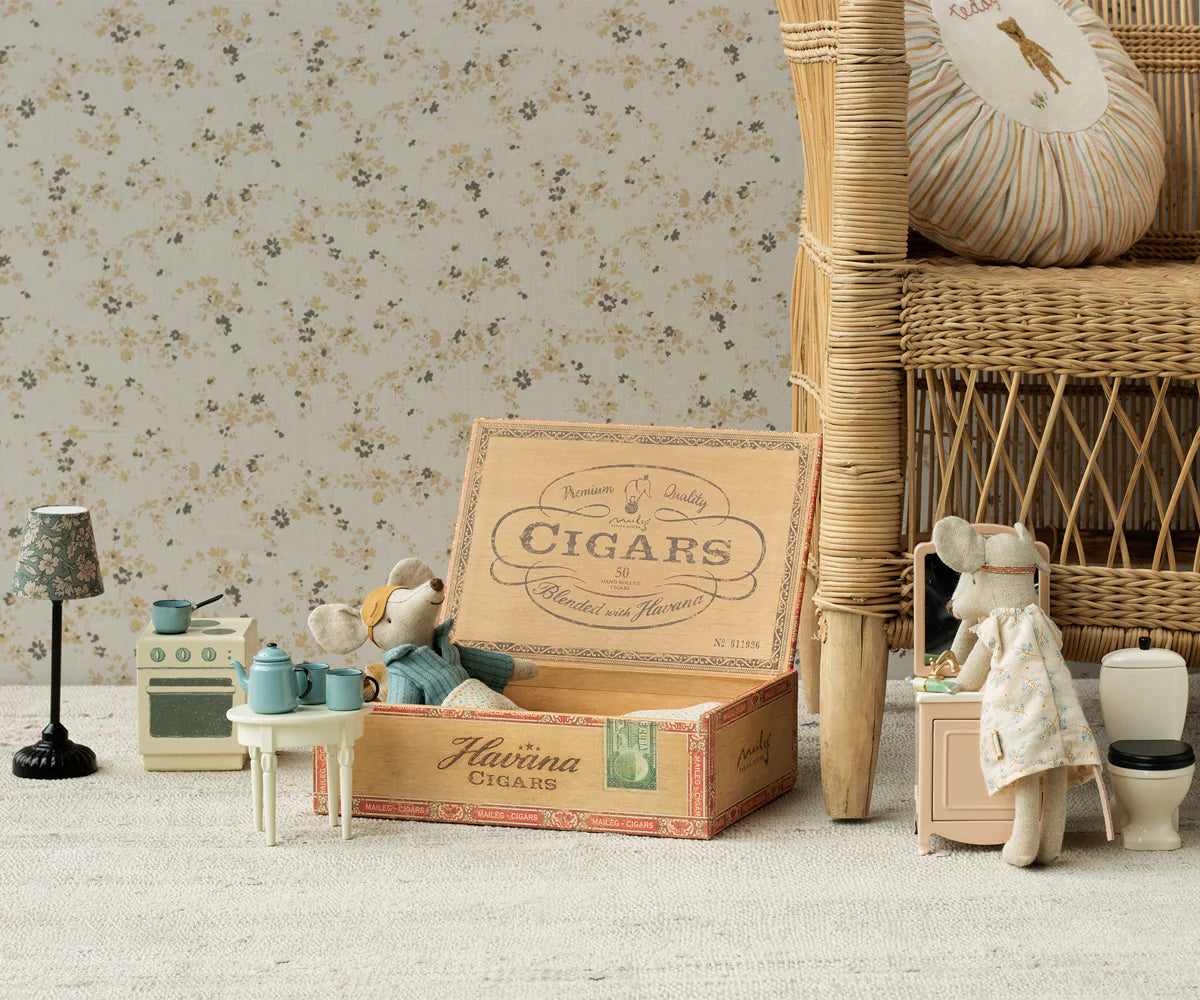 Madam Blue's Favorites Mouse – Maileg (Pre-Order)
