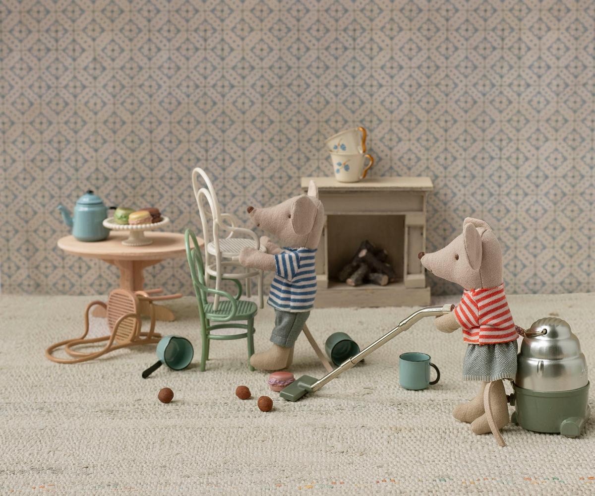 Madam Blue's Favorites Mouse – Maileg (Pre-Order)