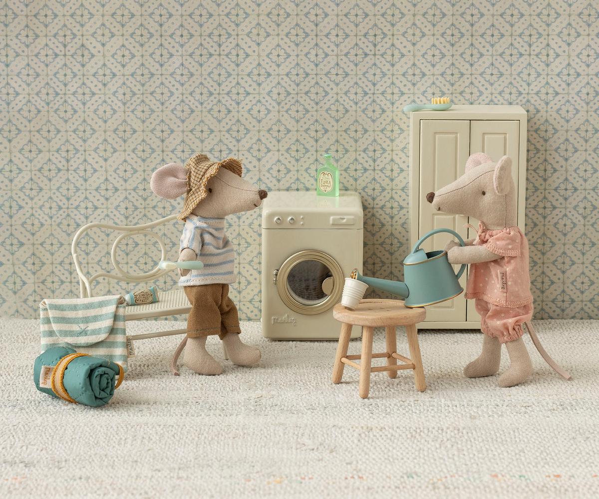 Maileg Washing Machine Mouse – styled in Maileg mouse laundry room