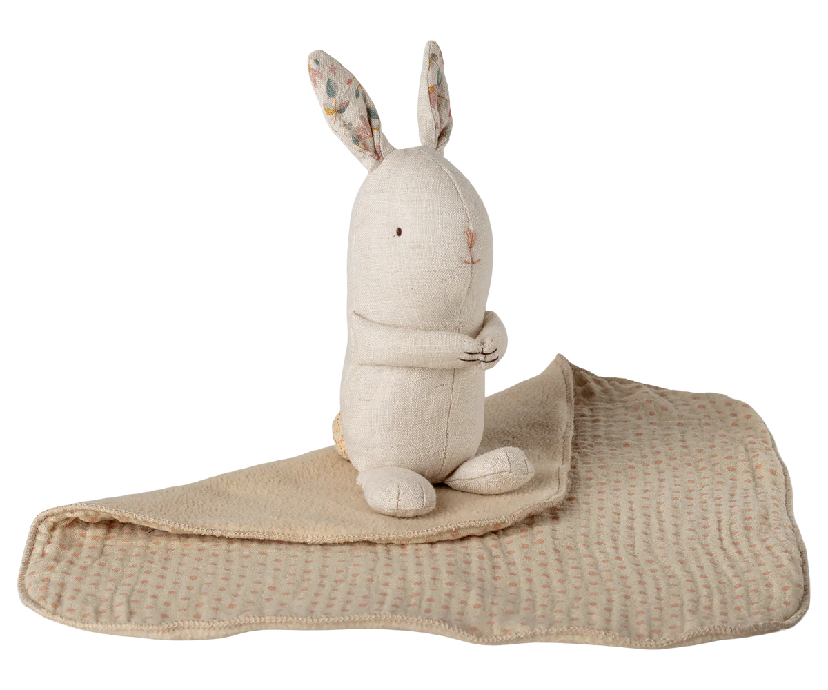 Maileg Mini Bunny Nature – side view showing natural tones
