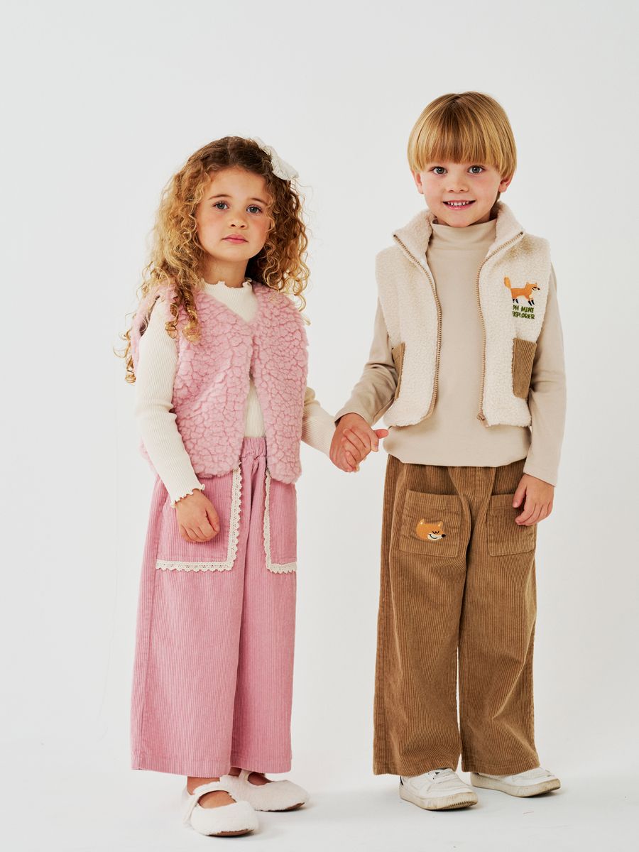 Nari Flower Teddy Vest – Petite Hailey kids plush vest, additional view