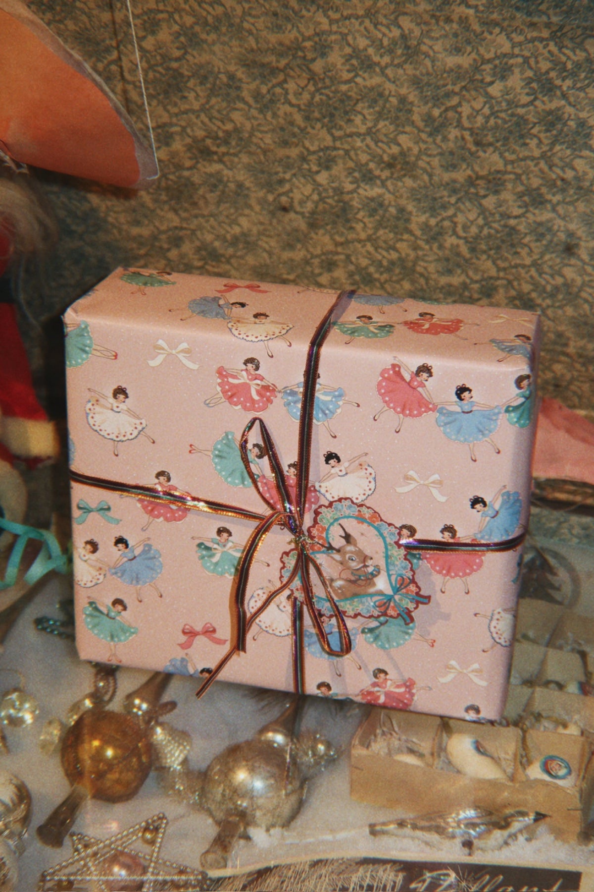 Konges Sløjd Wrapping Paper in Bow Ballerina Blush, image 7 of 7