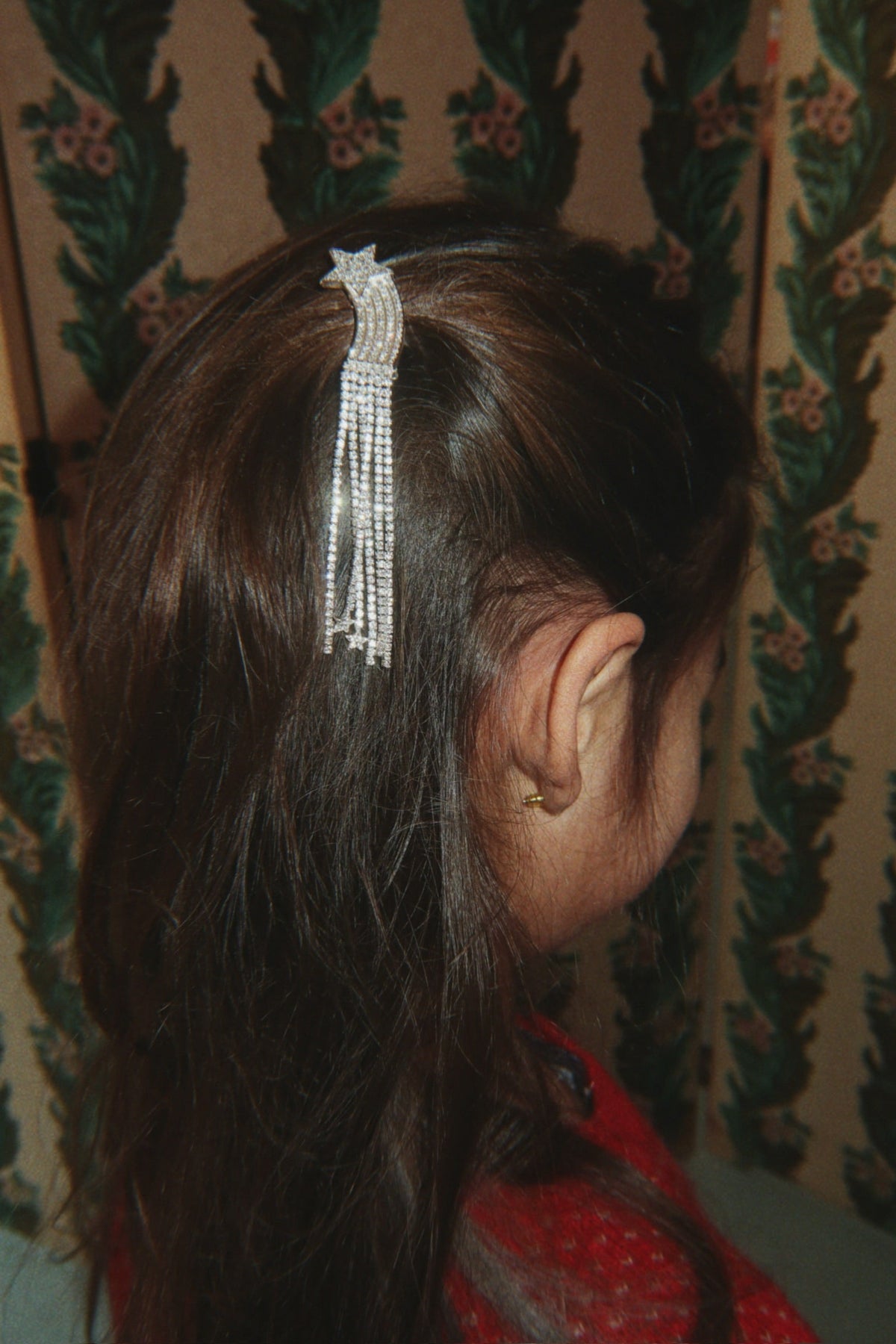 Konges Sløjd 2 Pack Sparkly Star Hair Clip in Silver Mix, worn in hair lifestyle image