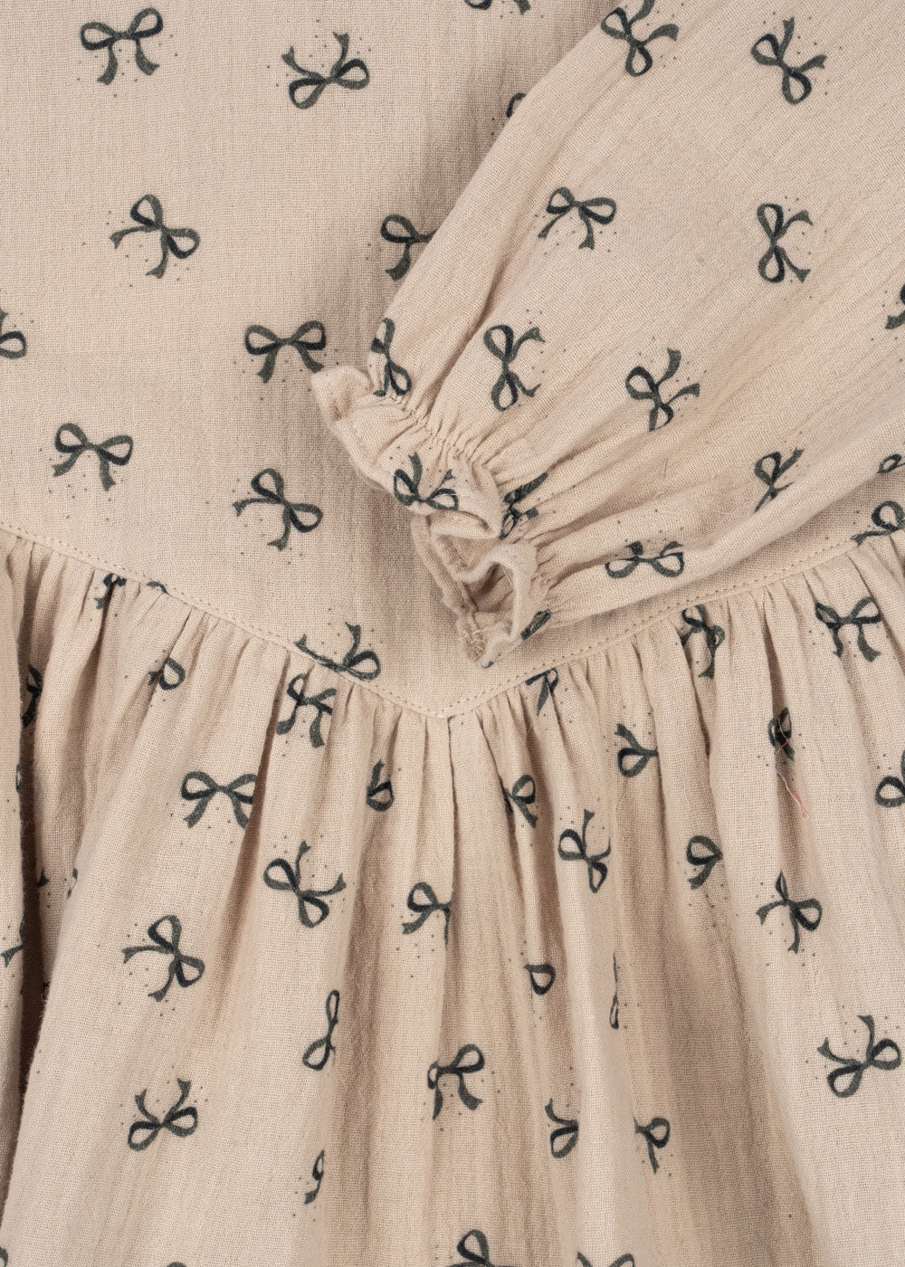 Coco dress bow magnet