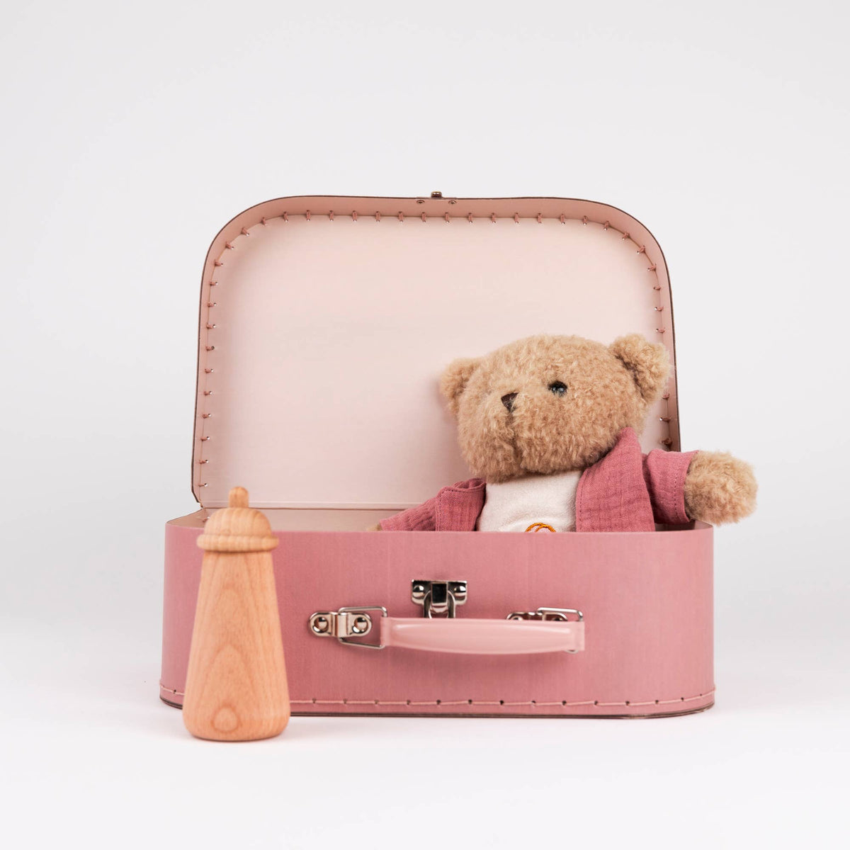 Morrissette With Clothes In A Case – Egmont, view 9