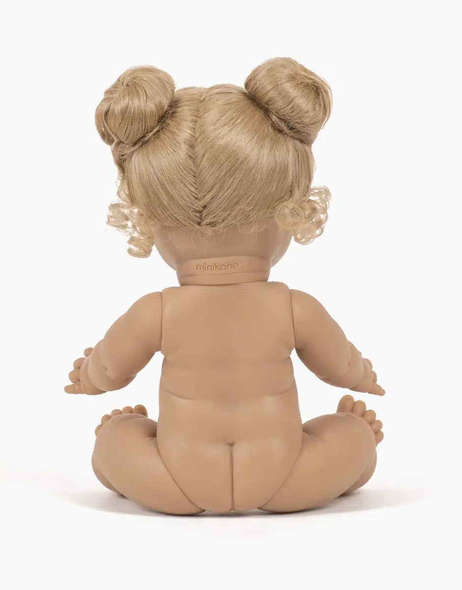 Louise Gordis doll back view with buns