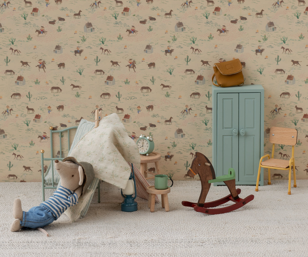 Rocking Horse, Mouse detail