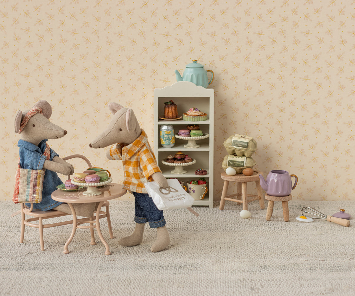 Dad mouse scene