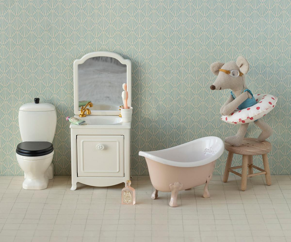 Sink dresser, Mouse - Off white bathroom scene 2