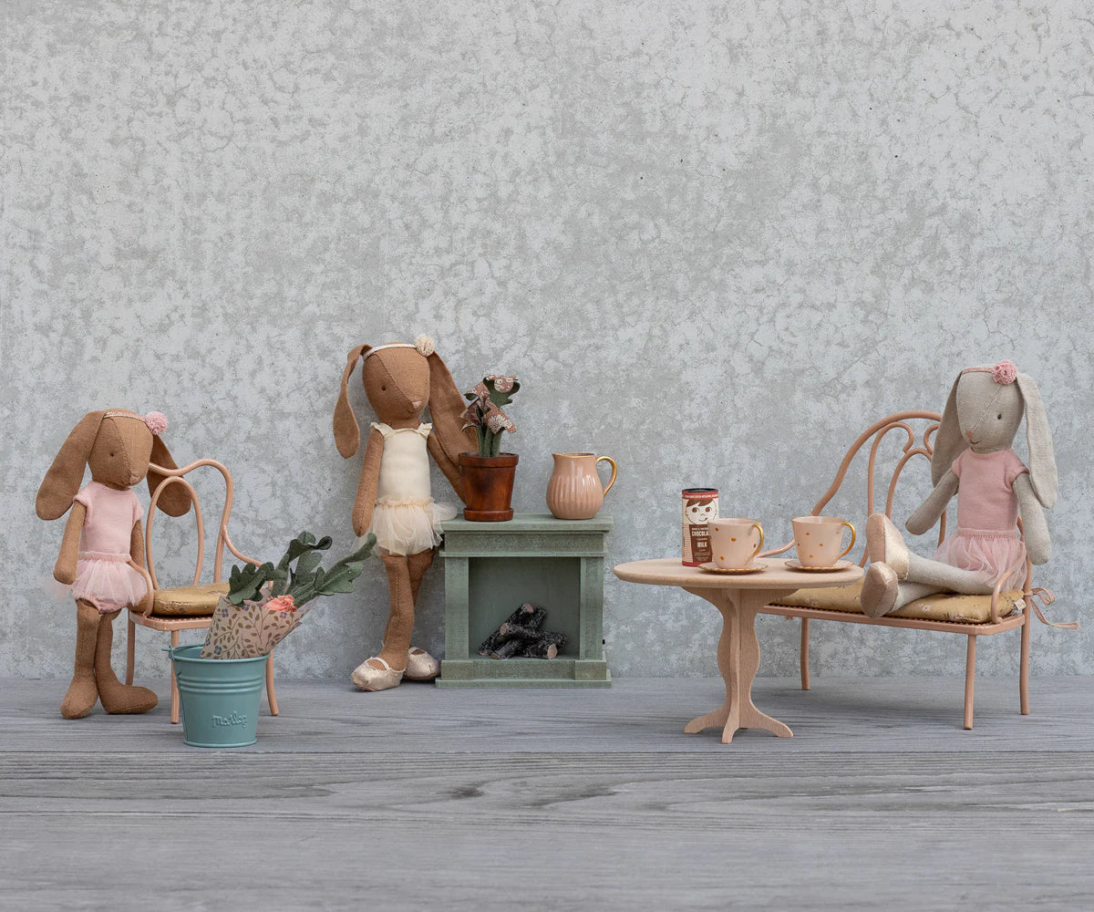 Flower pot with plant