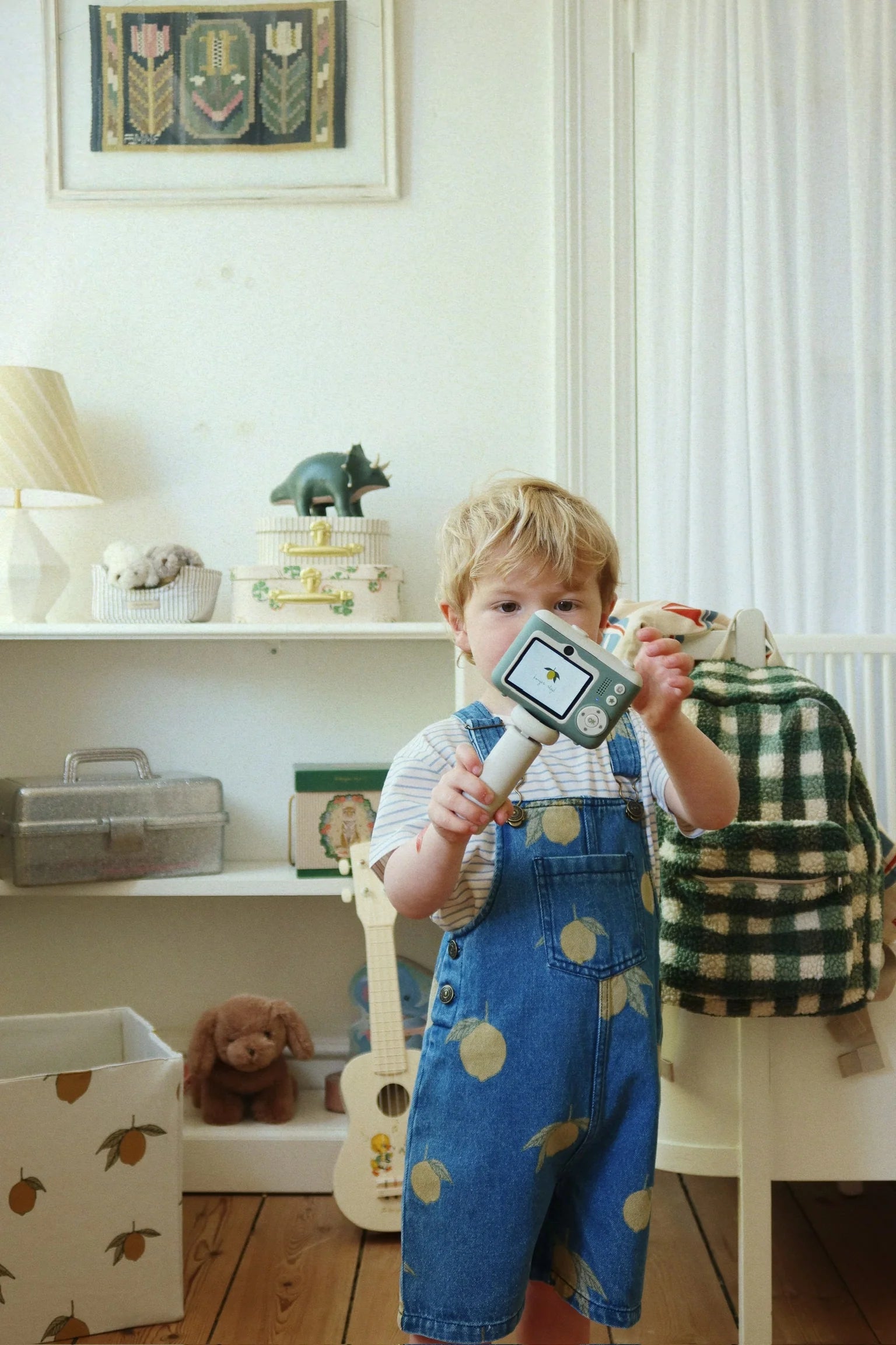 Child wearing Konges Sløjd Famo Set indoors, lightweight toddler outfit for daily wear