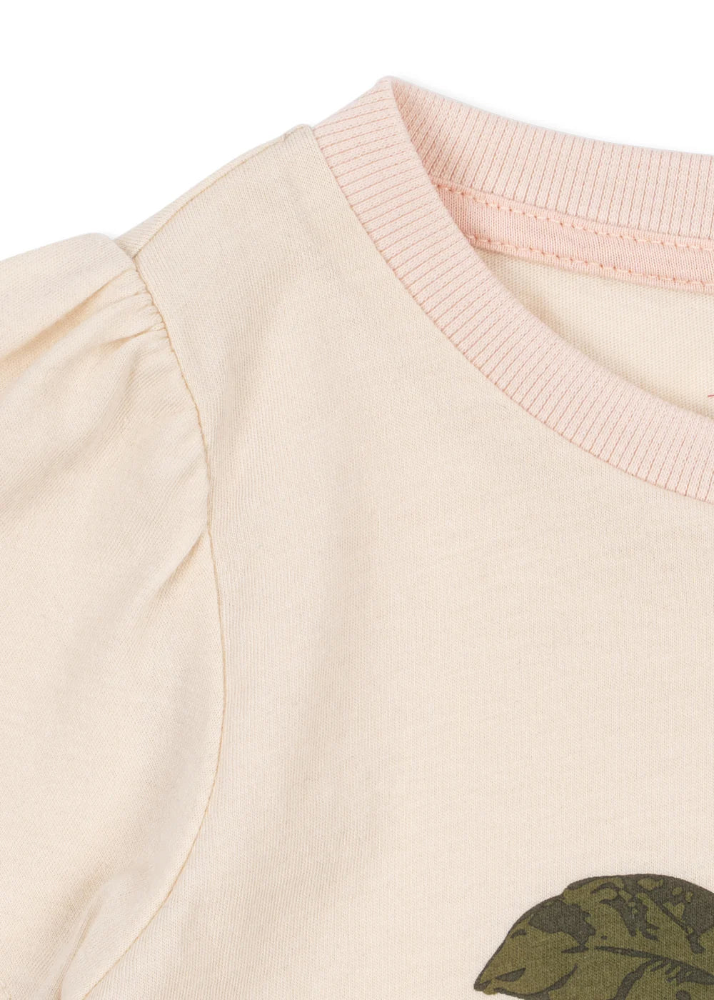 Close-up of Famo Frill Set fabric and details by Konges Sløjd, gentle materials for baby skin