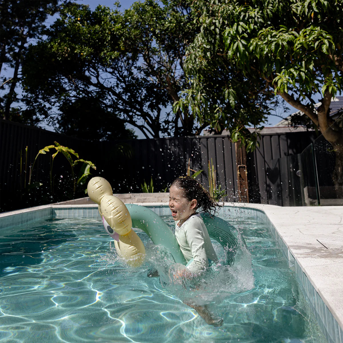 KIDS INFLATABLE NOODLE - POPPY THE PEACH MULTI