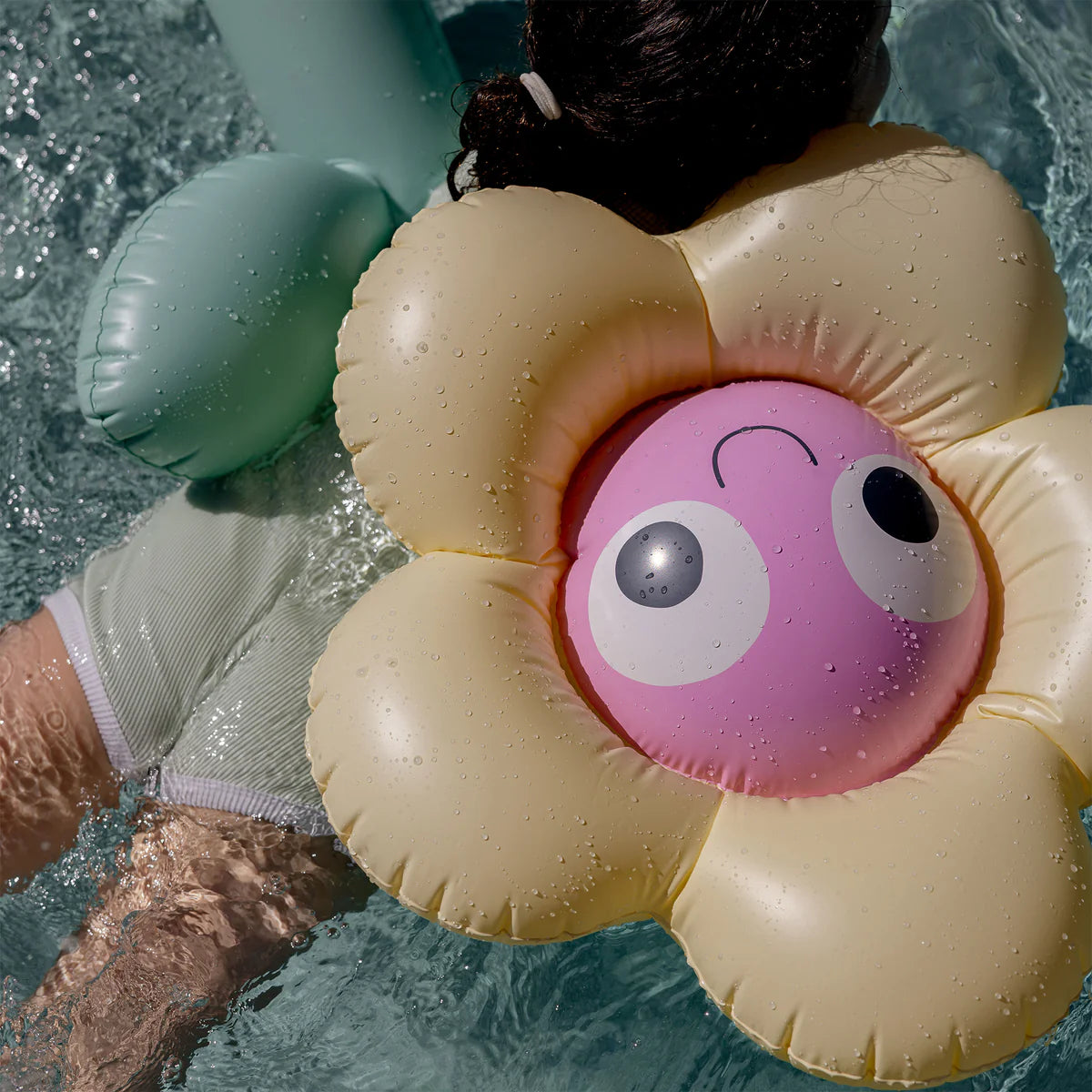 KIDS INFLATABLE NOODLE - POPPY THE PEACH MULTI