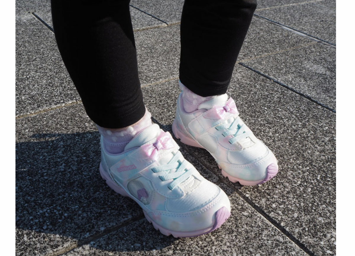 MoonStar LUVRUSH Kids Sneakers, alternate angle