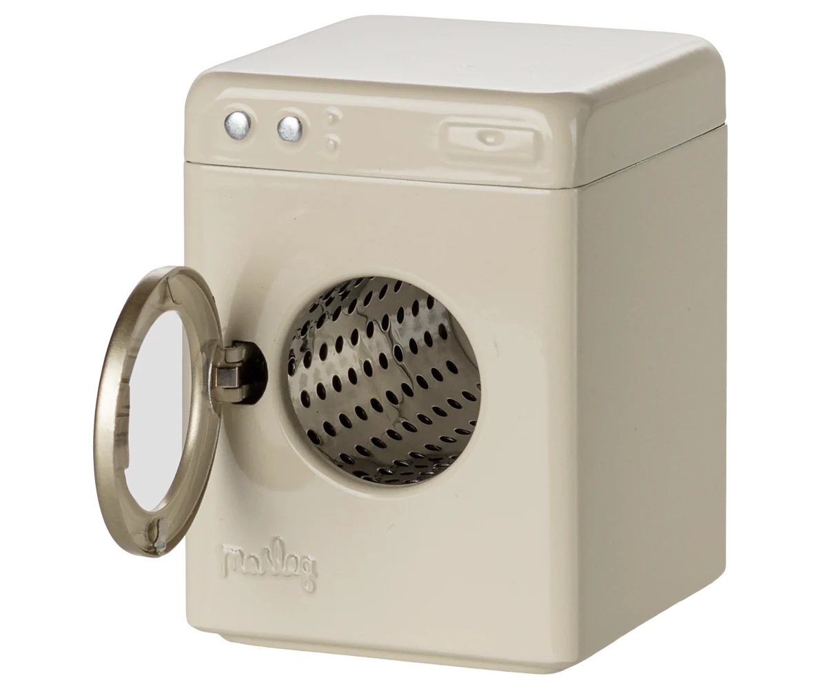 Maileg Washing Machine Off White – scale and packaging view