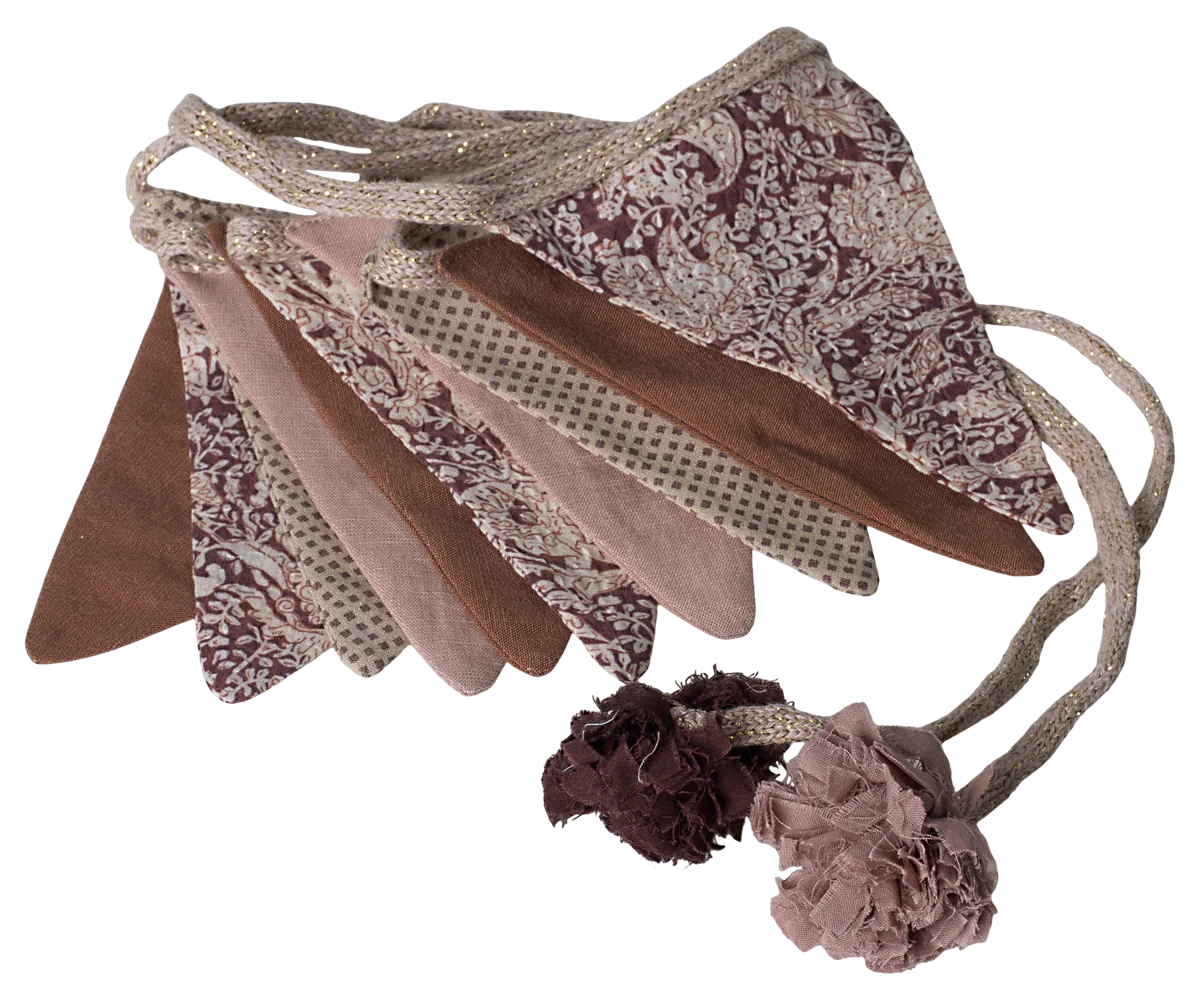 Maileg Garland Rose – styled in children's room display