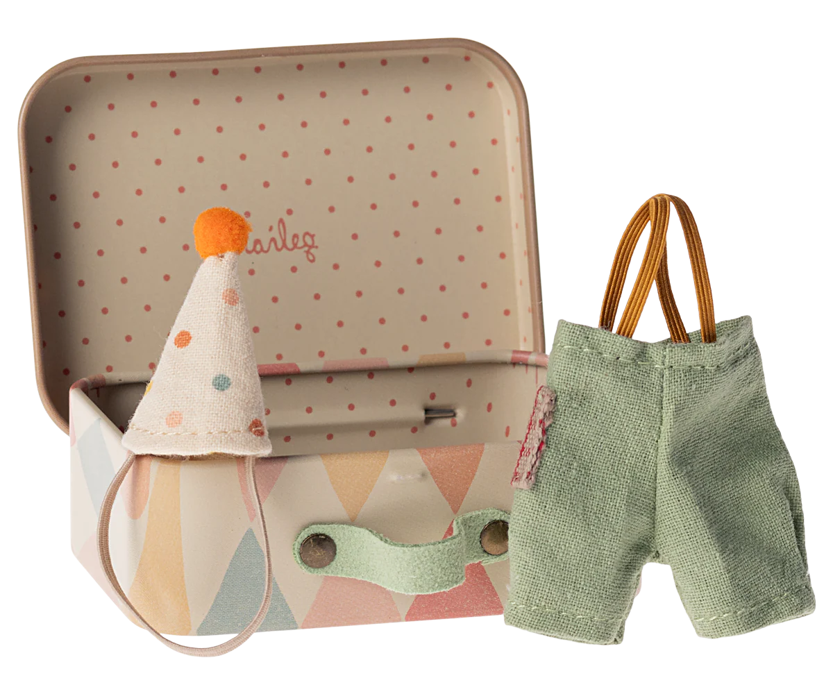 Maileg Clown Clothes Little Brother Mouse – open suitcase detail