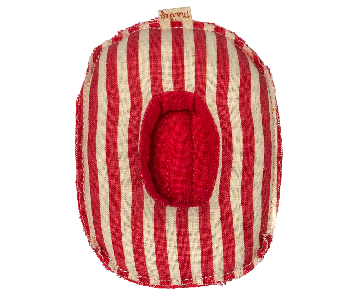 Maileg Rubber Boat Red Stripe – scale and packaging view