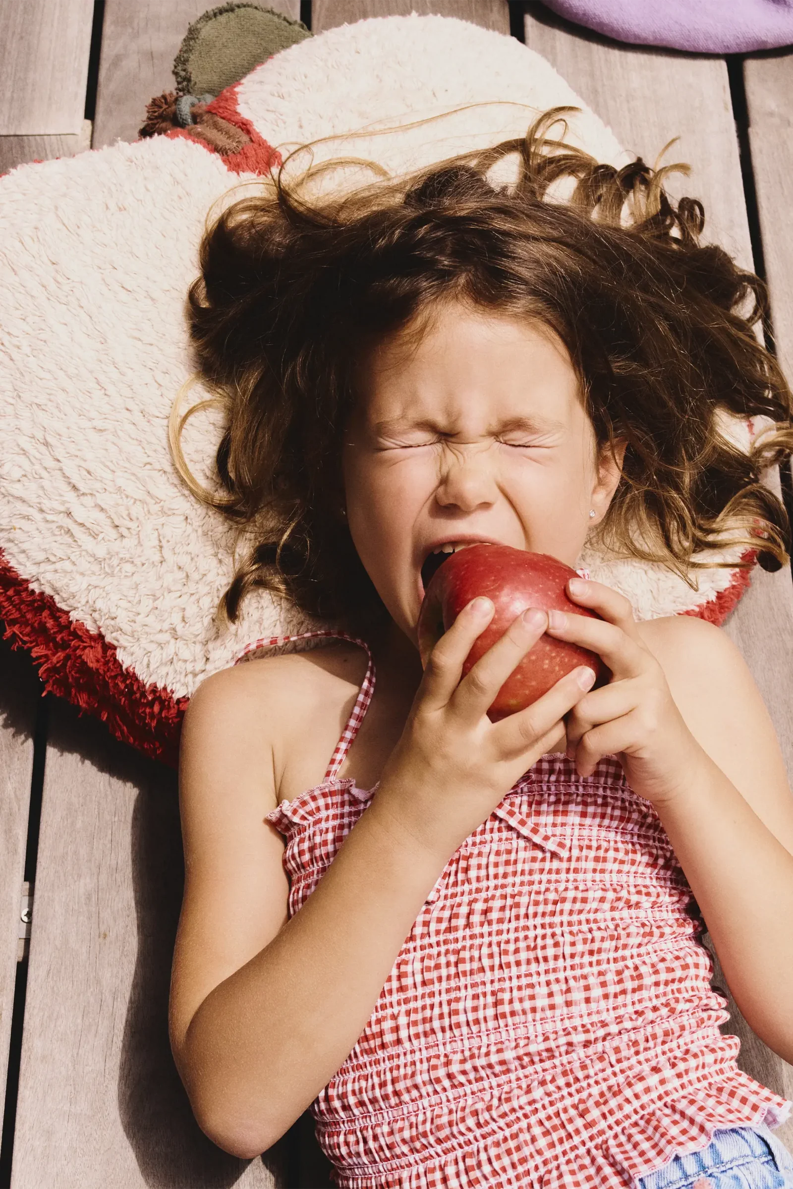 FLOOR CUSHION APPLE
