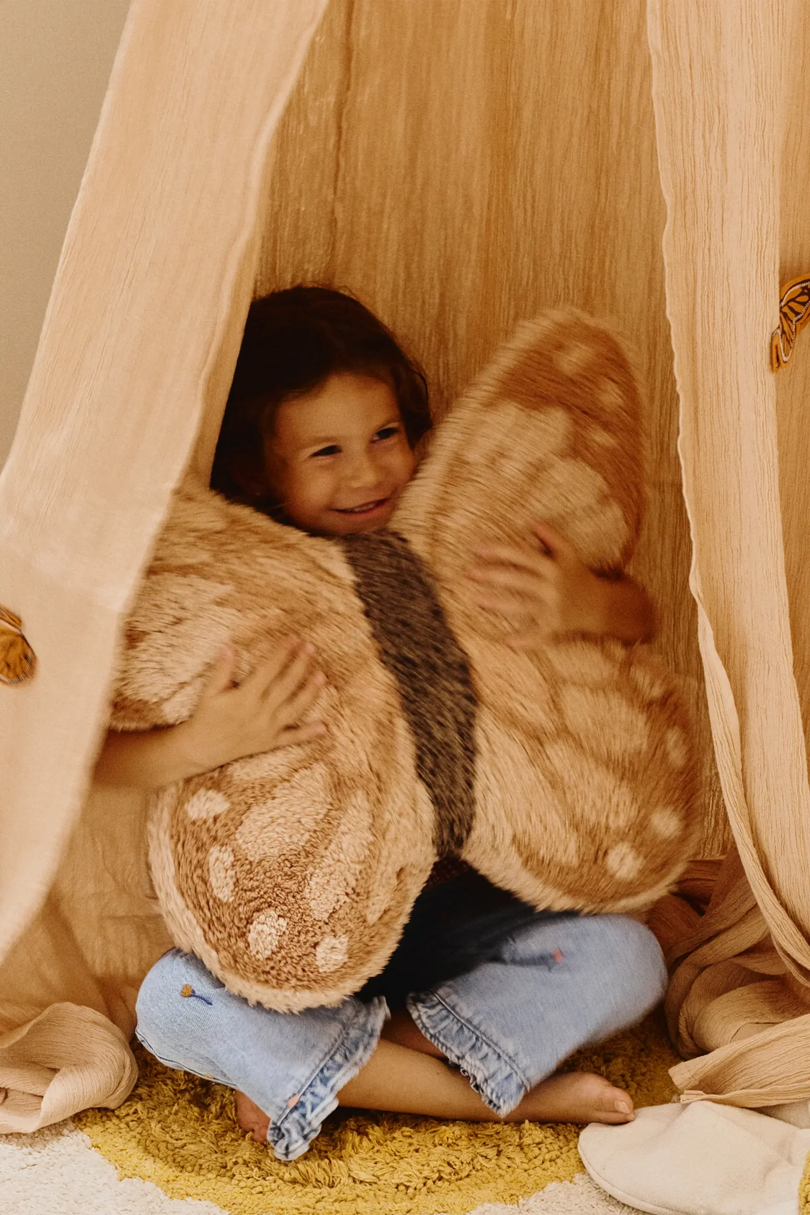 FLOOR CUSHION BUTTERFLY