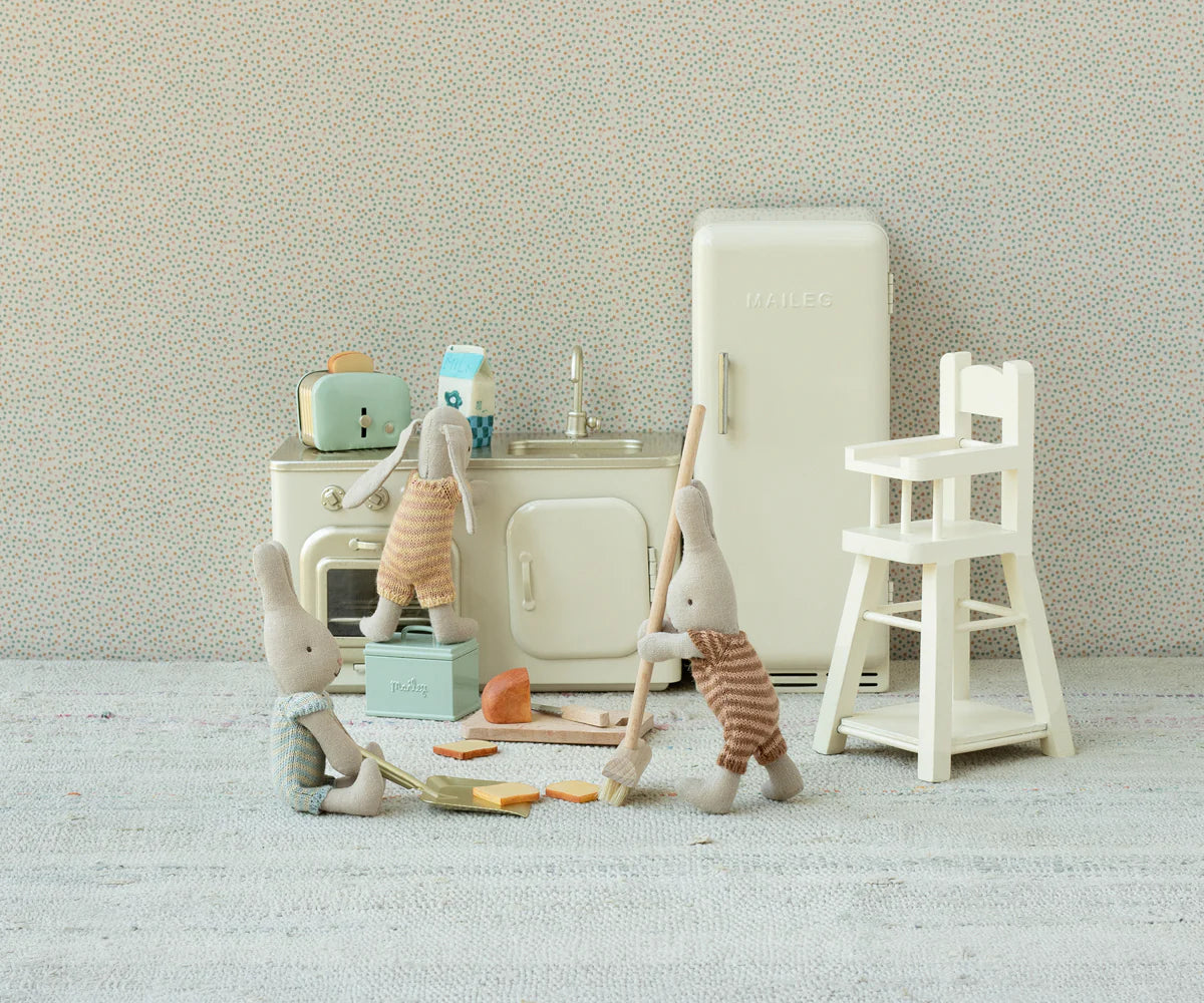 Bread Box with Utensils, Miniature – Maileg (image 3)