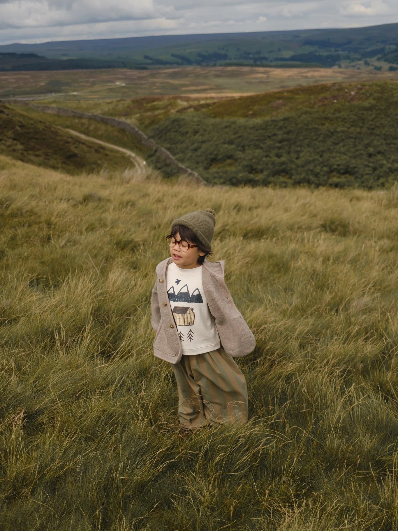 Cabin Adventure Sweatshirt in Undyed – Organic Zoo (image 3)