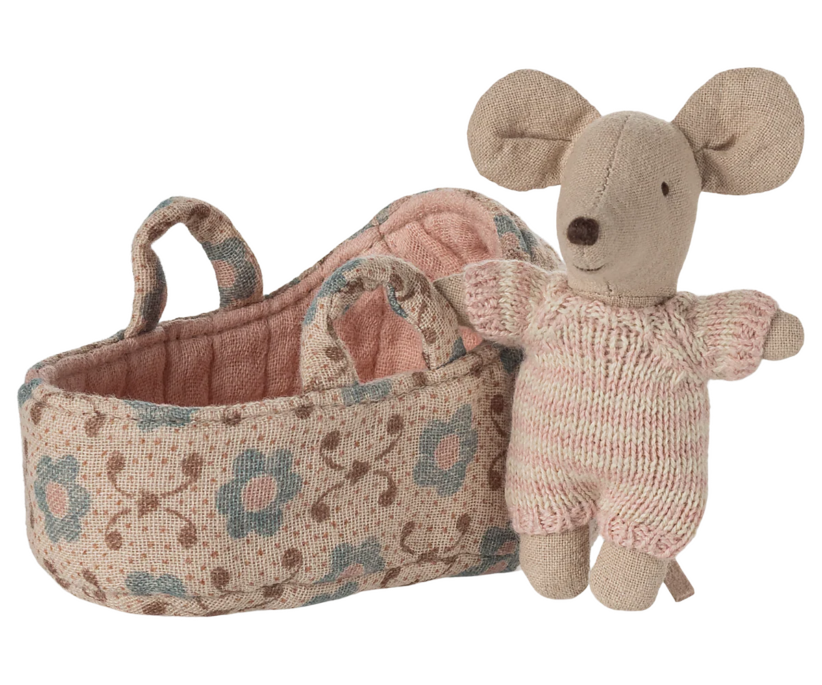 Baby mouse in fabric carry cot rose color soft toy