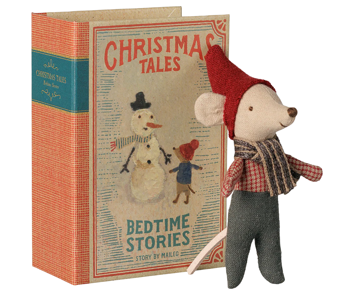 Christmas mouse, Baby in book