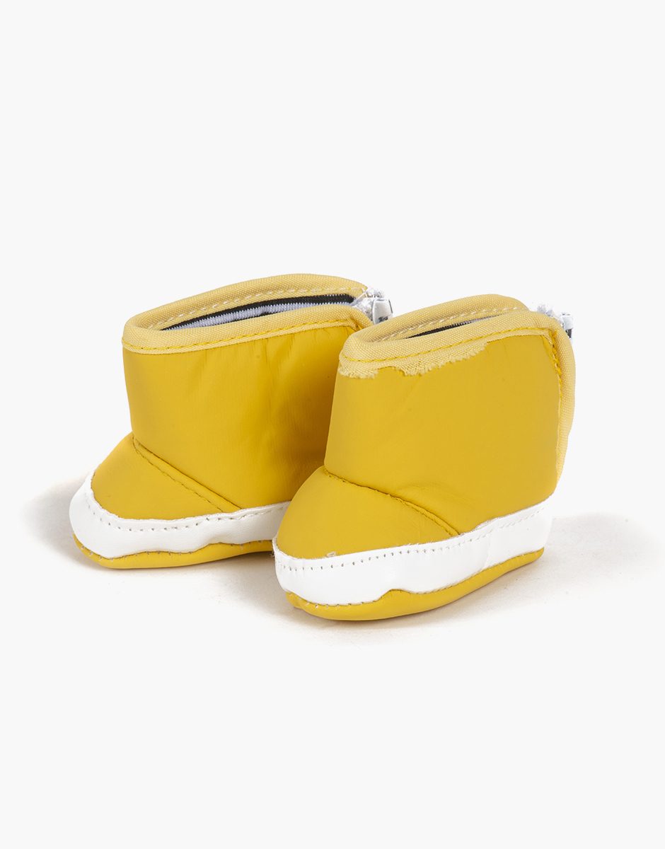 Paire de bottes jaunes