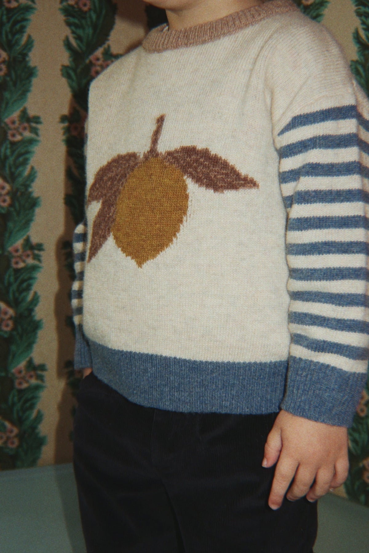 Konges Sløjd Billi Sweater in Lemon, lifestyle photo on model 1
