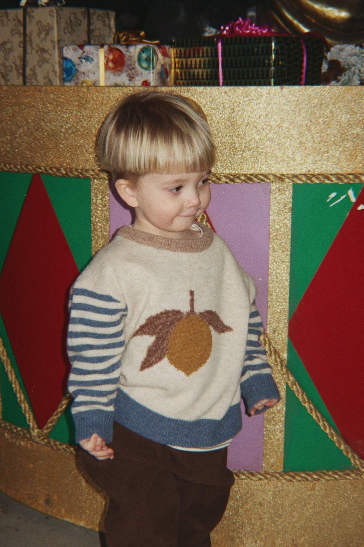 Konges Sløjd Billi Sweater in Lemon, lifestyle photo on model 2