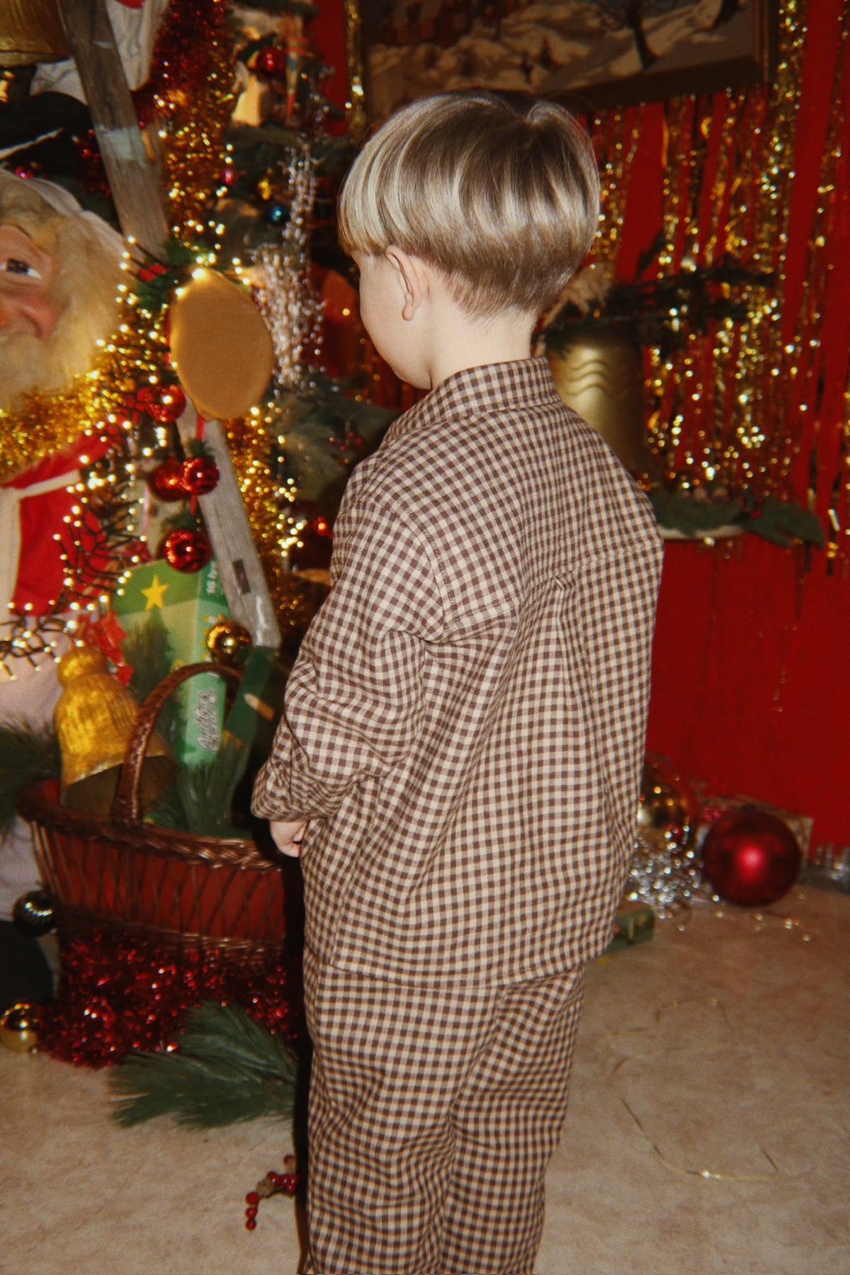 Konges Sløjd Foret Pants GOTS in Chocolate Check, lifestyle photo on model 5