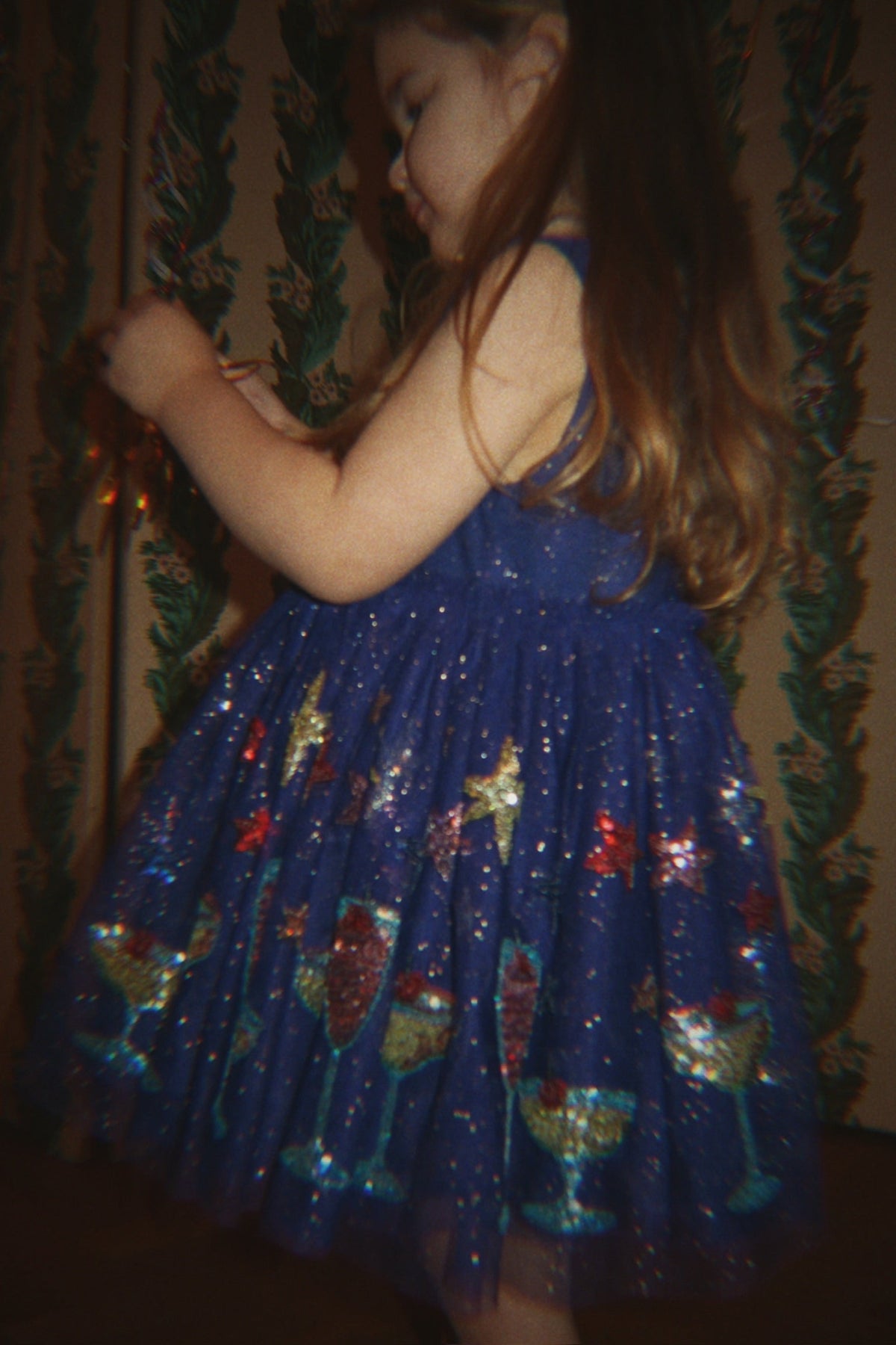 Girl wearing Konges Sløjd Yvonne Dress in Bobbly