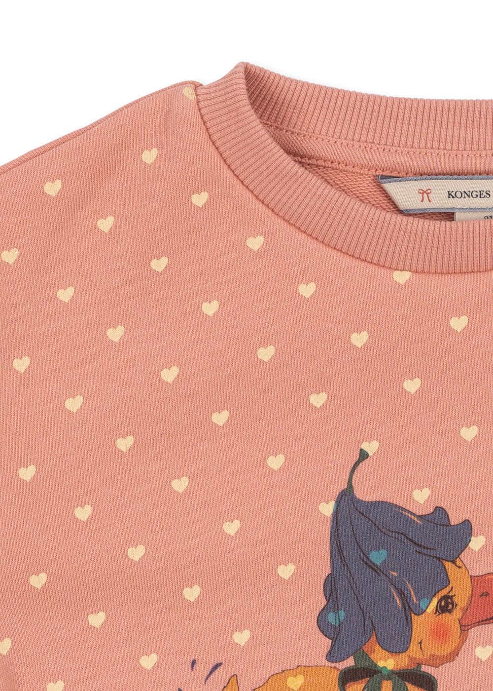 Konges Sløjd Spotty Sweat Blouse Coeur Feathers — lifestyle shot of child wearing sweatshirt