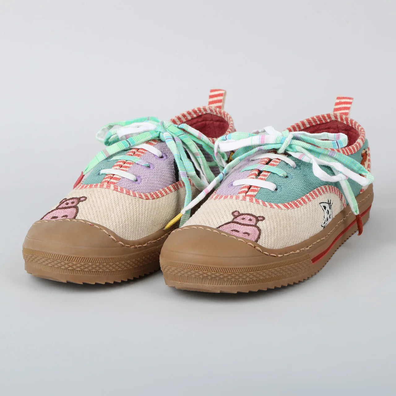 Pongo - Peeping Animals