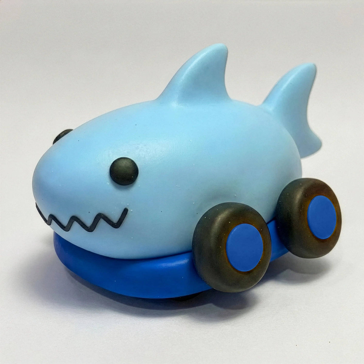 OOLY Creatibles Mini Air Dry Clay Car Kit in Speedy Shark, shark-themed air dry clay pull-back car kit – image 2 of 9