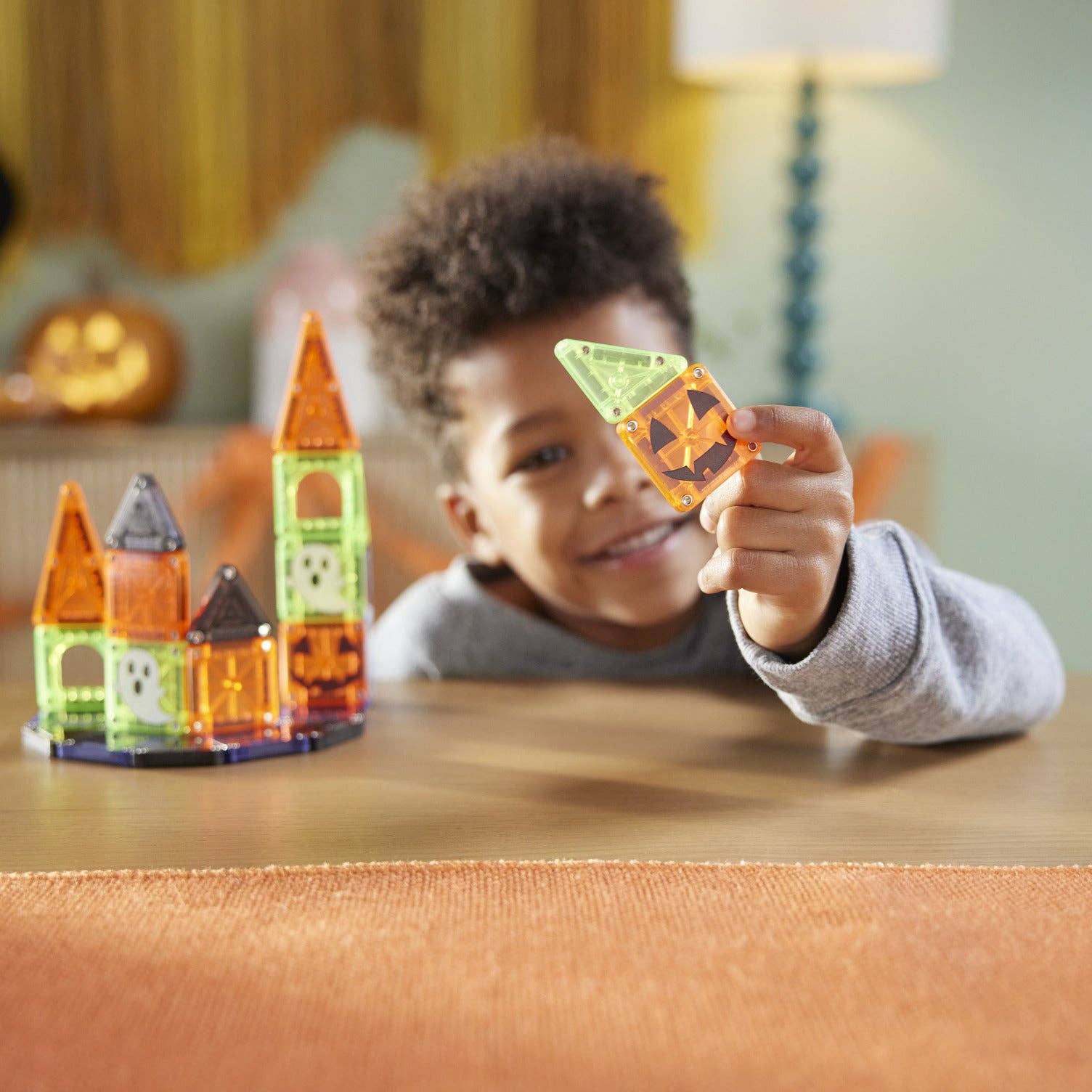 MicroMAGS Spooky 24 Piece Travel Set – Magna-Tiles, mini haunted house build