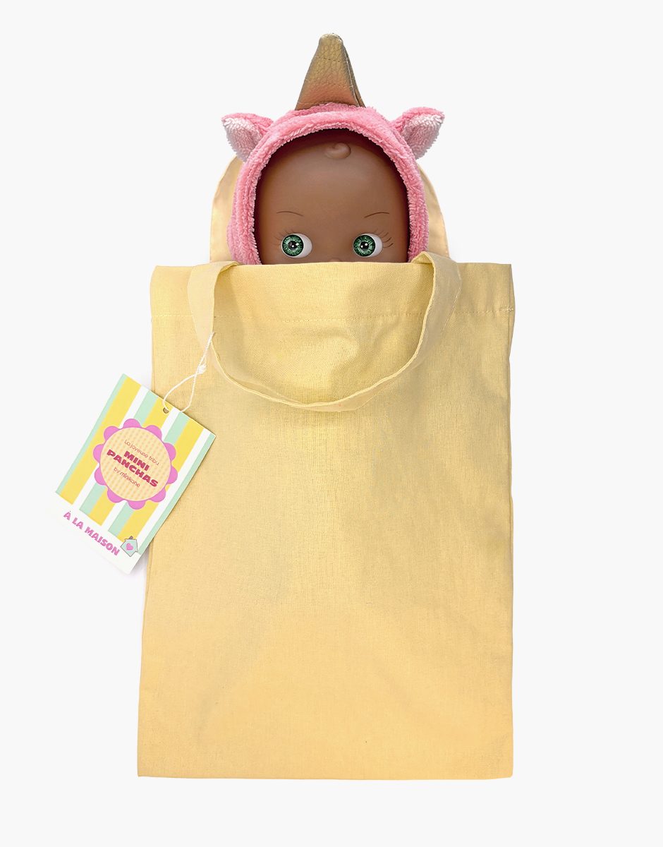 Prunelle Mini Pancha doll with tote bag