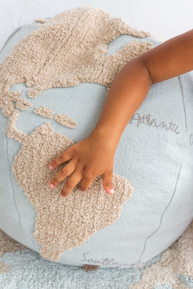 Pouf Kids World Map – Lorena Canals